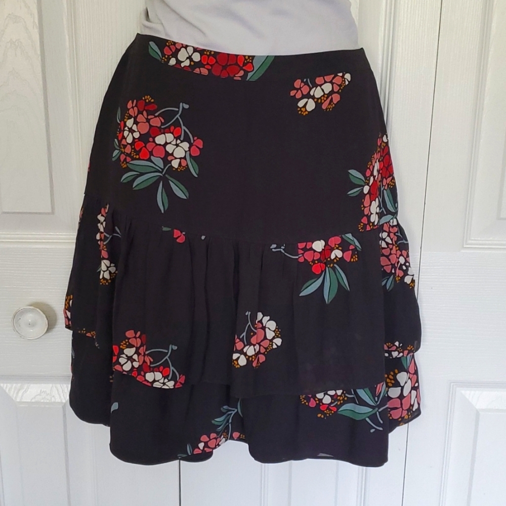 Loft | Grey Skirt with Floral Print Sz 6P